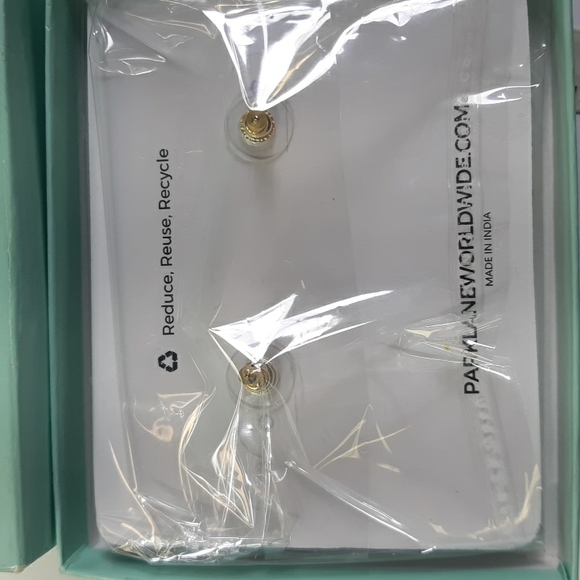 Park Lane Style Yourself For Success XOXO Earrings - Picture 4 of 4